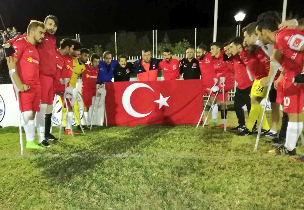 Ampute Milli Takımımız Meksika'yı 4-0 yenerek adını finale yazdırdı. Yarın Angola ile final karşılaşmasını gerçekleştirecek olan Millilerimize başarılar dileriz. Tüm Türkiye heyecanla son maçınızı bekliyoruz! Gönlümüz sizinle... 🇹🇷