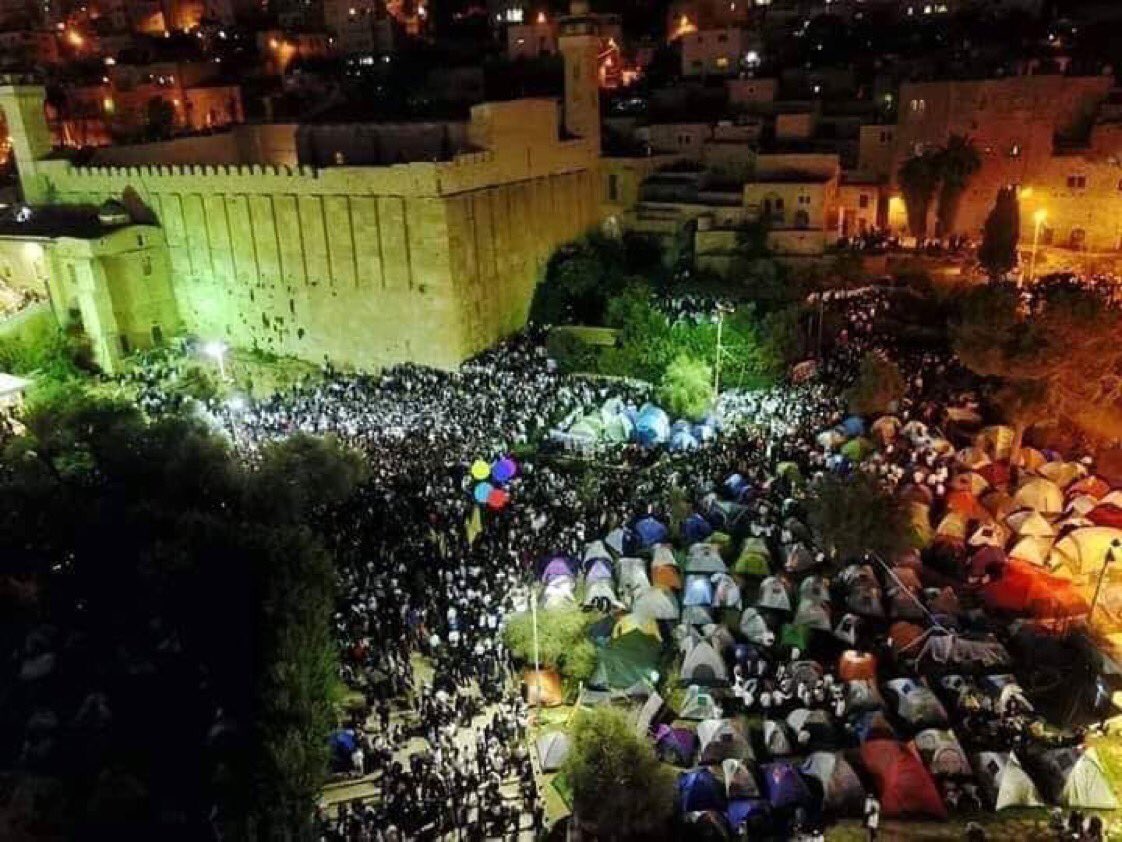  #iof closed Ibrahimi Mosque in illegally occupied  #Hebron last night to Muslim worshippers, & then allowed approx 40,000  #IsraeliSettlers to violate the sanctity of the Mosque with their “celebrations” #GroupPalestine #قروب_فلسطيني  https://english.palinfo.com/news/2018/11/4/IOF-closes-Ibrahimi-Mosque-to-Muslim-worshipers