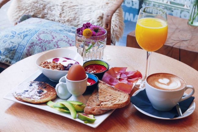 Good food means good mood! ☺️ We love starting our #Sunday with a delicious #breakfast. We're also proud to say that a lot of our foods are #organic and locally sourced. We offer our breakfast deal every day of the week! 
#kingkonghostel #rotterdam