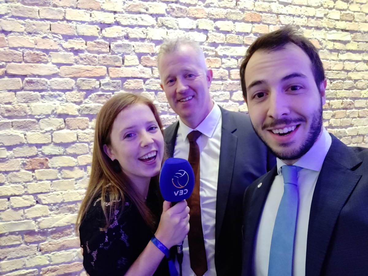 A nice #VolleyGala and a very nice chat with <a href="/vitalheynen/">Vital Heynen</a>, coach of the world-champions of Poland: fun, inspiring and total committed to Volleyball, a great man!