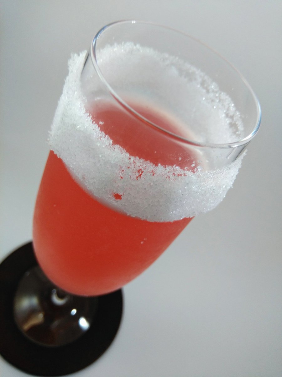 マーモ ピーチ フェアリー ホワイトピーチリキュール45ml グレープフルーツj45ml グレナデンs1tsp シェーク コーラルスタイルのフルートグラスに注ぎ ソーダでフルアップ 桃の妖精 という意味のカクテル さっぱりとした甘さを楽しめる1杯です 度数も