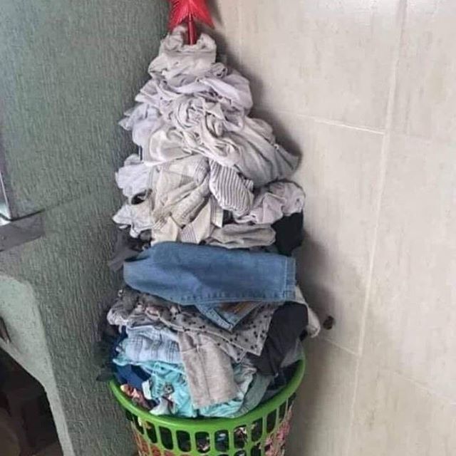 sparkly_pretty's tweet photo. Easiest Christmas tree in the world 😂🎄😂
#Creationstationbraintree #artsandcrafts #inspiringimaginations #creativityworks #kidsactivities #messyplay #awardwinning #braintree #dunmow #Chelmsford #LifeHacks https://t.co/WOoOSnl5Ez https://t.co/1f6QNos50B