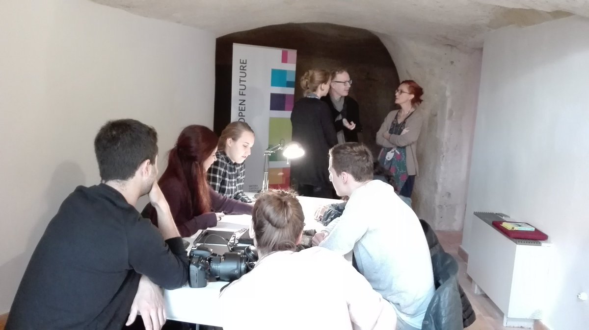 Suoni_Futuro's tweet photo. Domenica al lavoro per Unibanda Sfr e gli studenti della Leibniz University #sfr #onyxjazzclub #matera2019 #materabasilicata2019  #leibnizuniversity  #unibandasfr https://t.co/g39GMMUvZn