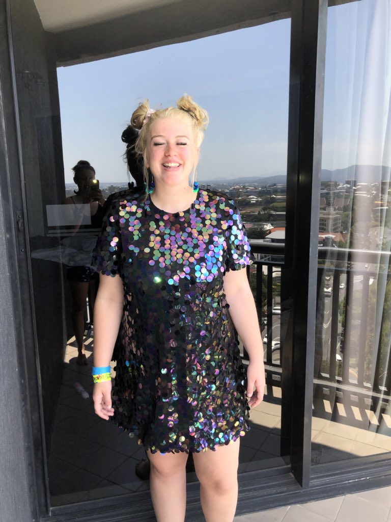 swiftlywonders1's tweet image. Here’s my #reptourbrisbane outfit reveal!
It’s my last show this tour and I’m in snake pit so I have no chance of Rep Room this tour but if ya wanna RT or tag @taylorswift13 + @taylornation13 in the hopes they’ll see it and say this girl gotta meet Taylor, I’d appreciate it! 😂💥