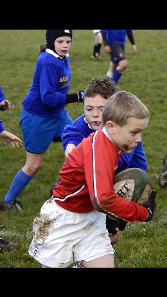 @G_HMedia @Darcy_Graham @Scotlandteam @lisathomson10 And here they both are playing for primary school. Well done both.