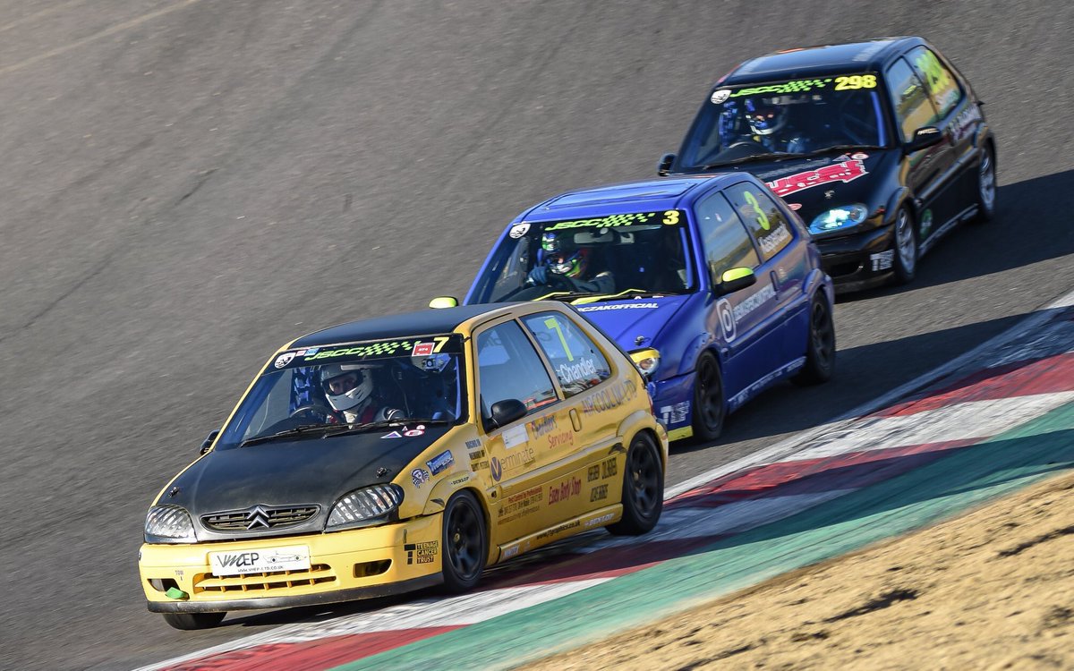 OfficialBARCHQ's tweet image. WE’RE LIVE! It’s the final day of the season for the @BTRAOfficial, @UKLegends, @PickupRacing &amp;amp; the @OfficialJSCC and you can watch all the action throughout the day via #BARC TV 🚛🚗💨

📺 ➡️ barctv.net/index.php/vide…