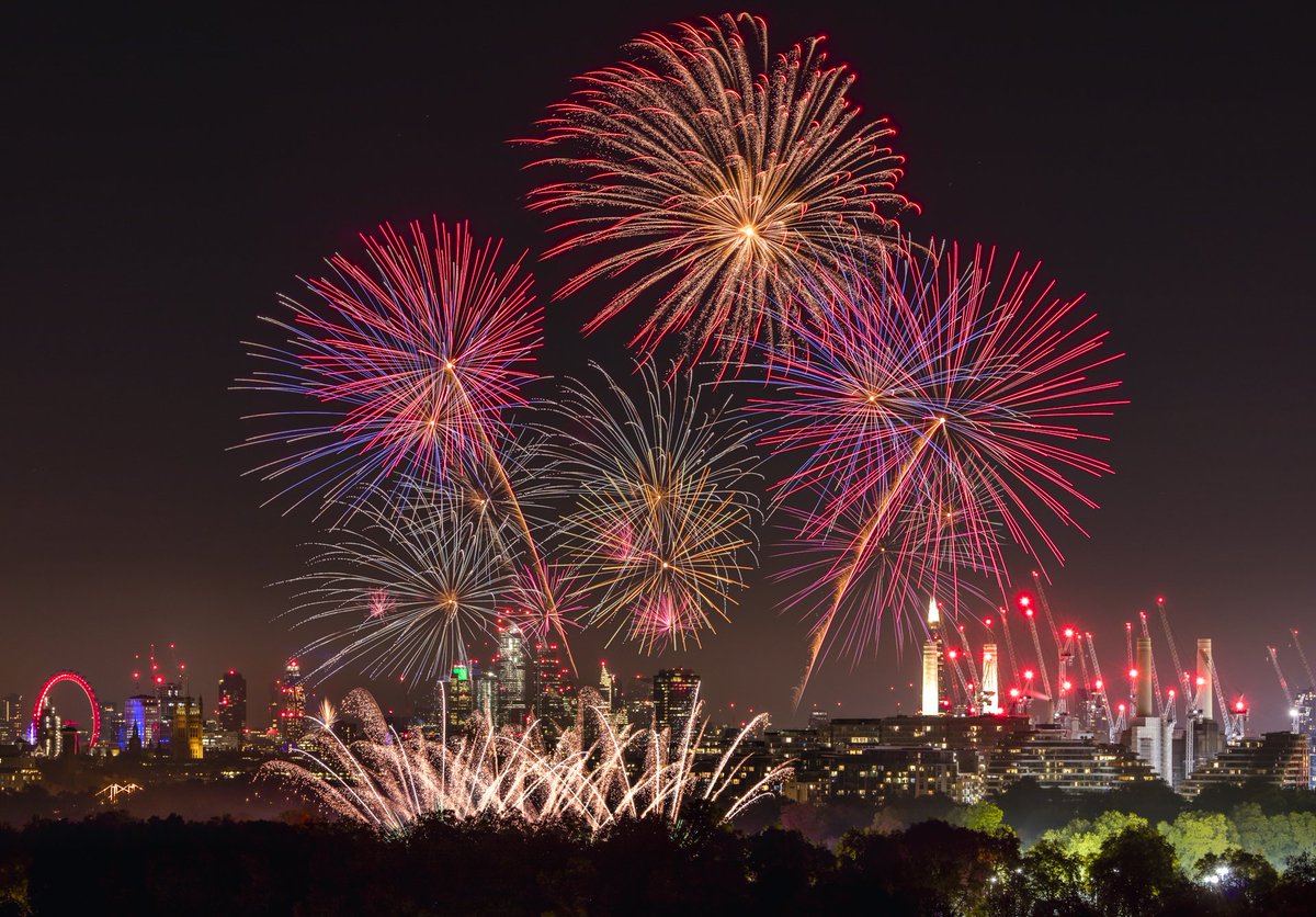 Good morning London! I hope you all had fun last night :) <a href="/BatterseaPwrStn/">Battersea Power Station</a> <a href="/battersea_arts/">BatterseaArtsCentre</a> <a href="/LoveBattersea1/">Love Battersea 🇺🇦</a> <a href="/visitlondon/">Visit London</a>