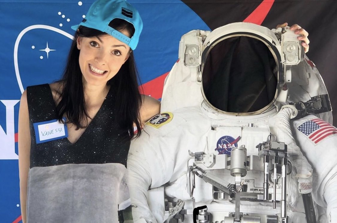 michaeldavis777's tweet photo. Picture your face here (see pic) Science + kids at #BAS18 🚀👩🚀@nessyhill @NASAAmes @NASA @BayAreaSciFest #STEM #WomenInSTEM #AR #VR #Ai https://t.co/to9l4qNsuk