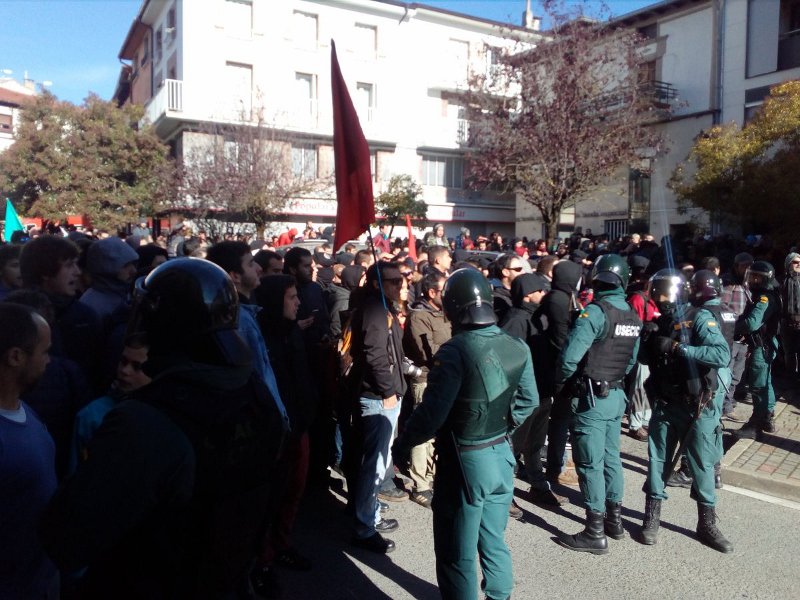 negukobaratza's tweet photo. Basque town of Altsasu demostrates against provoking spanish fascist scumbags of Vox and Ciudadanos
#Antifascism
#BasqueRepublicNow
#NotWelcome
#GegenNazis https://t.co/HBWRCb3ORg