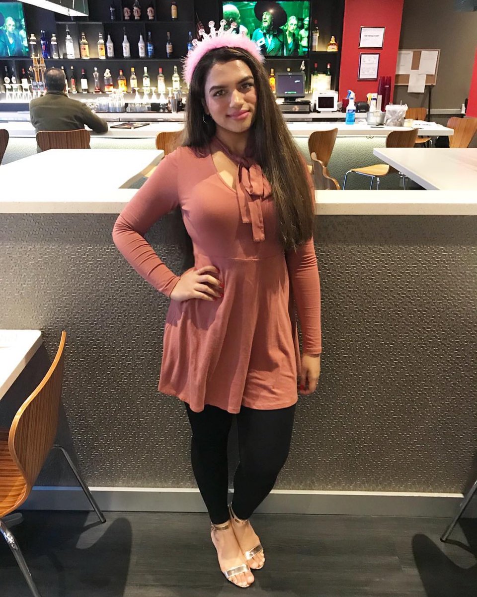 SeoulShackNB's tweet photo. Happy Birthday Tanisha !!! 

#birthdaygirl #happybirthday #seoulshack #feedyourseoul

📷 @aleesayah https://t.co/bYR5pHRXCy