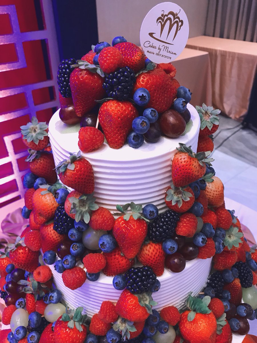 twistedfridayph's tweet photo. Wait, what?? BERRIES!!
Awesome cake last night!🍓🍓
Happy Birthday Weekend Monster Nicole Cheng!🔥🔥
#TwistedFridayEvents
#WeekendMonsters
#HypeManila https://t.co/F9bvqccEvk