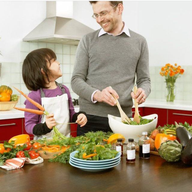 AddCooking's tweet image. Been hoping for a more diverse selection when it comes to our #mealkit options? Well, we've got good news! We're now also offering the options of 6-person plans 👨‍👩‍👧‍👦👫 &amp;amp; 2 meals per week: buff.ly/2AlgEUd #justaddcooking #justaddmore