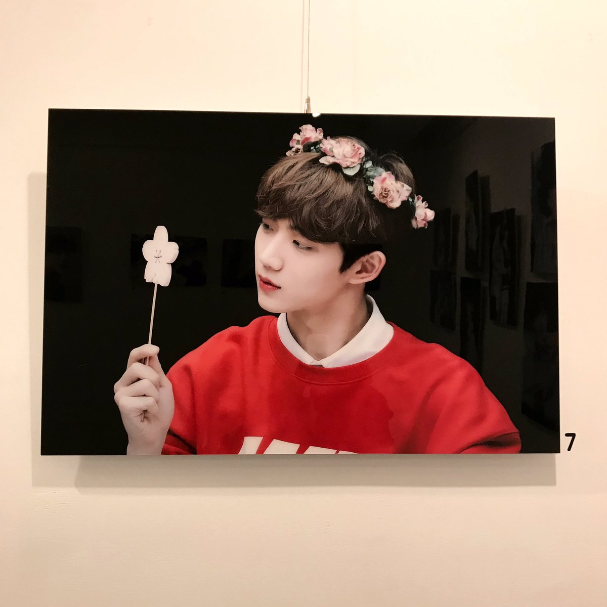 cutiesexySEOP's tweet photo. #REEVER_1102 
#형섭X의웅_1st_Anniversary
예쁜 사진들, 그리고 센스넘치는 이름의 음료와 함께해 즐거움이 8945배 되었던 전시회였어요 >.<! 덕분에 좋은 시간 보냈습니닷 감사해요 !💚💛💙💜❤️ https://t.co/eBS5x09rCN