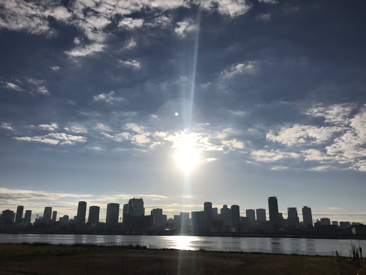 kn_TF44's tweet photo. シーズン終了しました！🌈
今年は沢山の人が上の大会に行けたり大きく記録を伸ばせたりと色んな活躍をしてくれました☺️
来年はもっと活躍できるようにカナリクみんなで冬季乗り越えて強くなりましょう！妥協なき冬！！🔥🔥

そしてロングと美佳子は淀川駅伝お疲れ様でした！！！🐸🐱 https://t.co/XxEAov9wuV