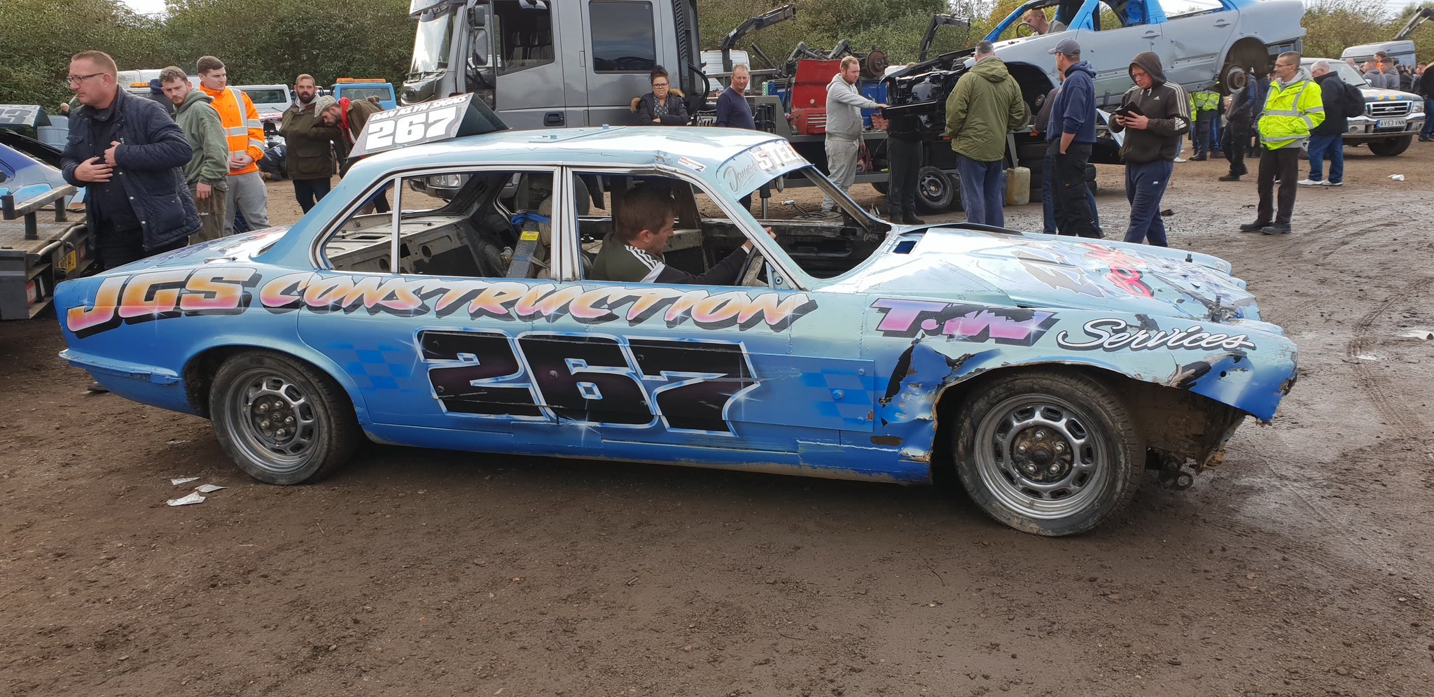 DrKKuXhWoAA4nVM?format=jpg&name=large