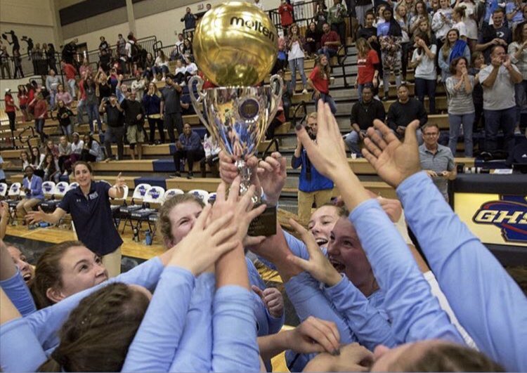 Pope_Volleyball's tweet photo. ❗️STATE CHAMPIONS❗️The Hounds defeated Allatoona 25-17, 15-25, 25-18, 25-21 to win the 6A State Title! This team💕Every single person on this team earned this moment!!!! And special thanks to the Pope family for their support! #thebig40 #finishedbusiness #2ndmile #popevolleyball https://t.co/ec2j33nlZL