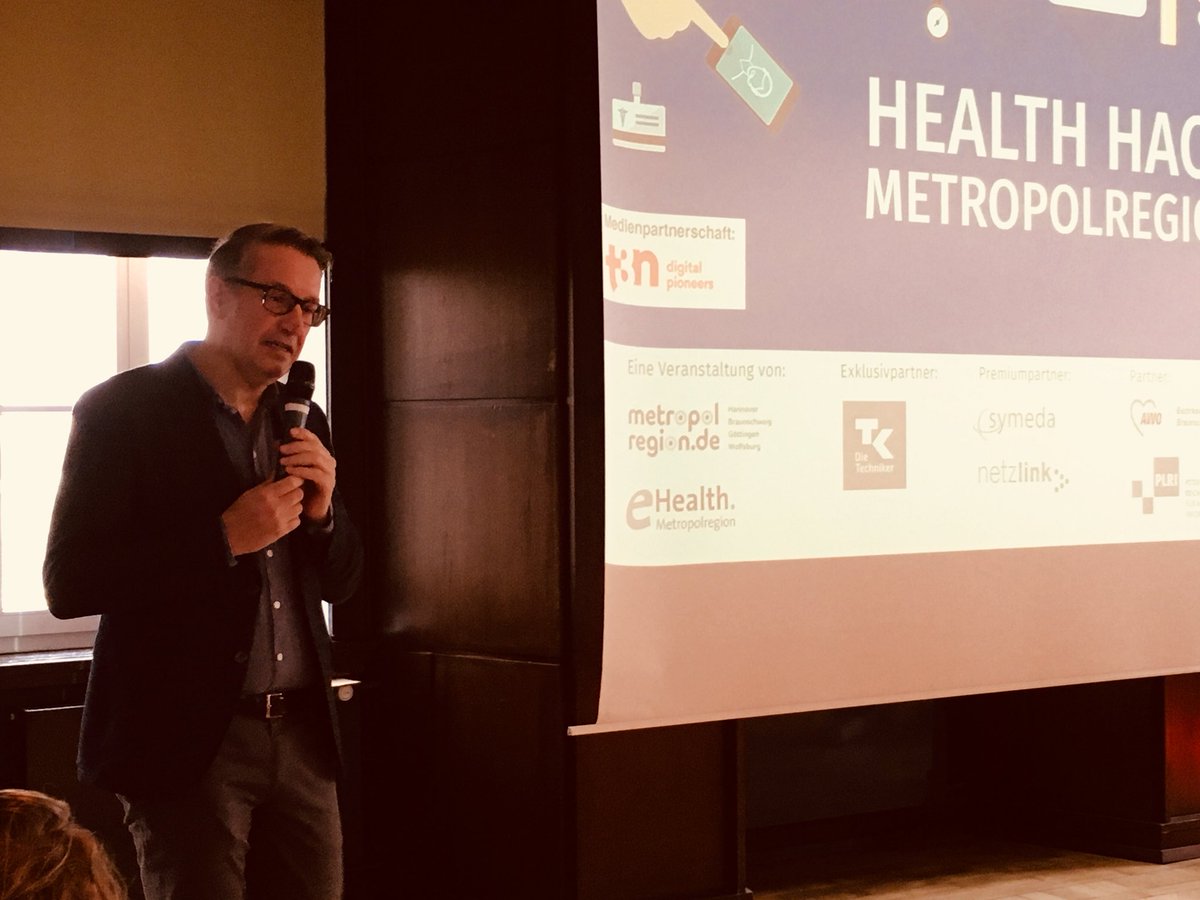 TKinNI's tweet photo. „Ich freue mich über die vielen Teilnehmer im Bereich #ehealth“, so Gerold #Leppa, Wirtschaftsdezernent der @Stadt_BS anlässlich. des 1.#healthhack18 der @Metropolregion_ „Verfolgen Sie weiter Ihre Ideen. Wir unterstützen Sie professionell mit einem Gründernetzwerk“ @hdw_bs https://t.co/EOFIniLelT