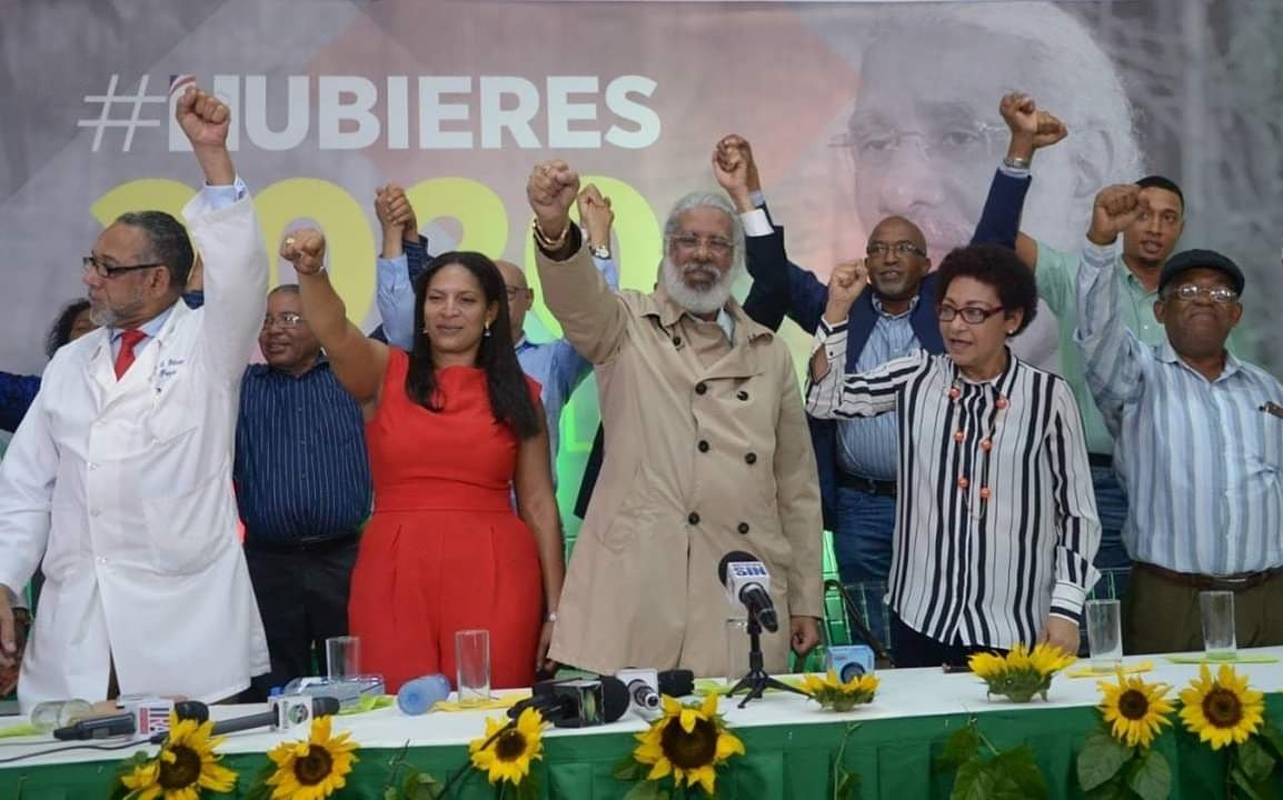 sanjuanyomaira1's tweet image. Hay una junta de macos con cacatas, con Juan Hubieres a la cabeza: un sector desorientado, de seudosrevolucionarios y sin rumbo del PRM, el Falpo, el Frente Amplio y Alianza País. #JuanHubieresEnDesorden