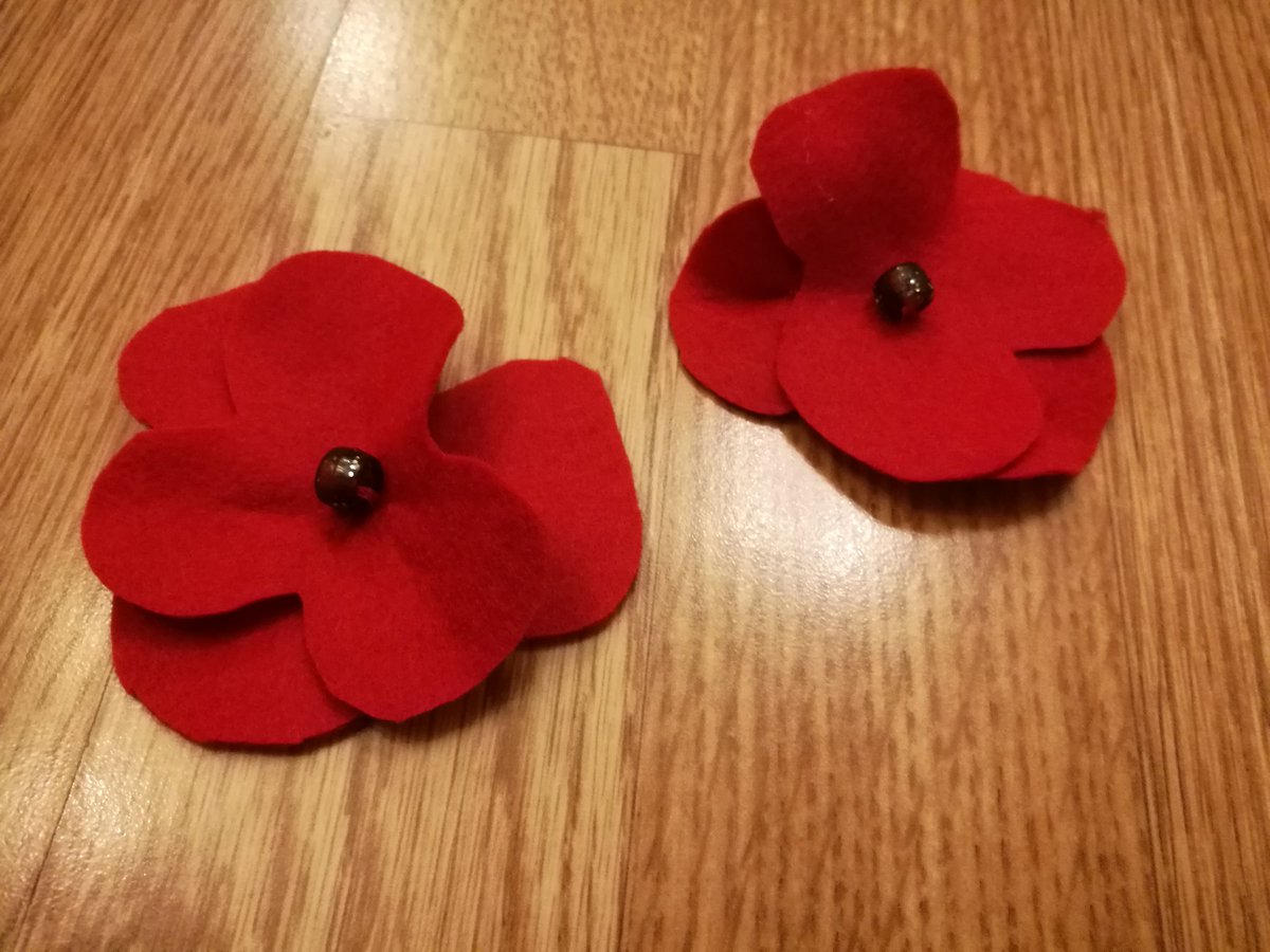 The #Ossett community poppy project has been unveiled today a week before Rememberance Day 2018. To see where these 2 creations &amp; many more are on display view bit.ly/2SLFeEN  #Armistice100 #OssettFallen #Remembrance <a href="/ossettarchive/">Ossett Archive</a> <a href="/LoveOssett/">Love Ossett</a> <a href="/ThisIsOssett/">Ossett</a>