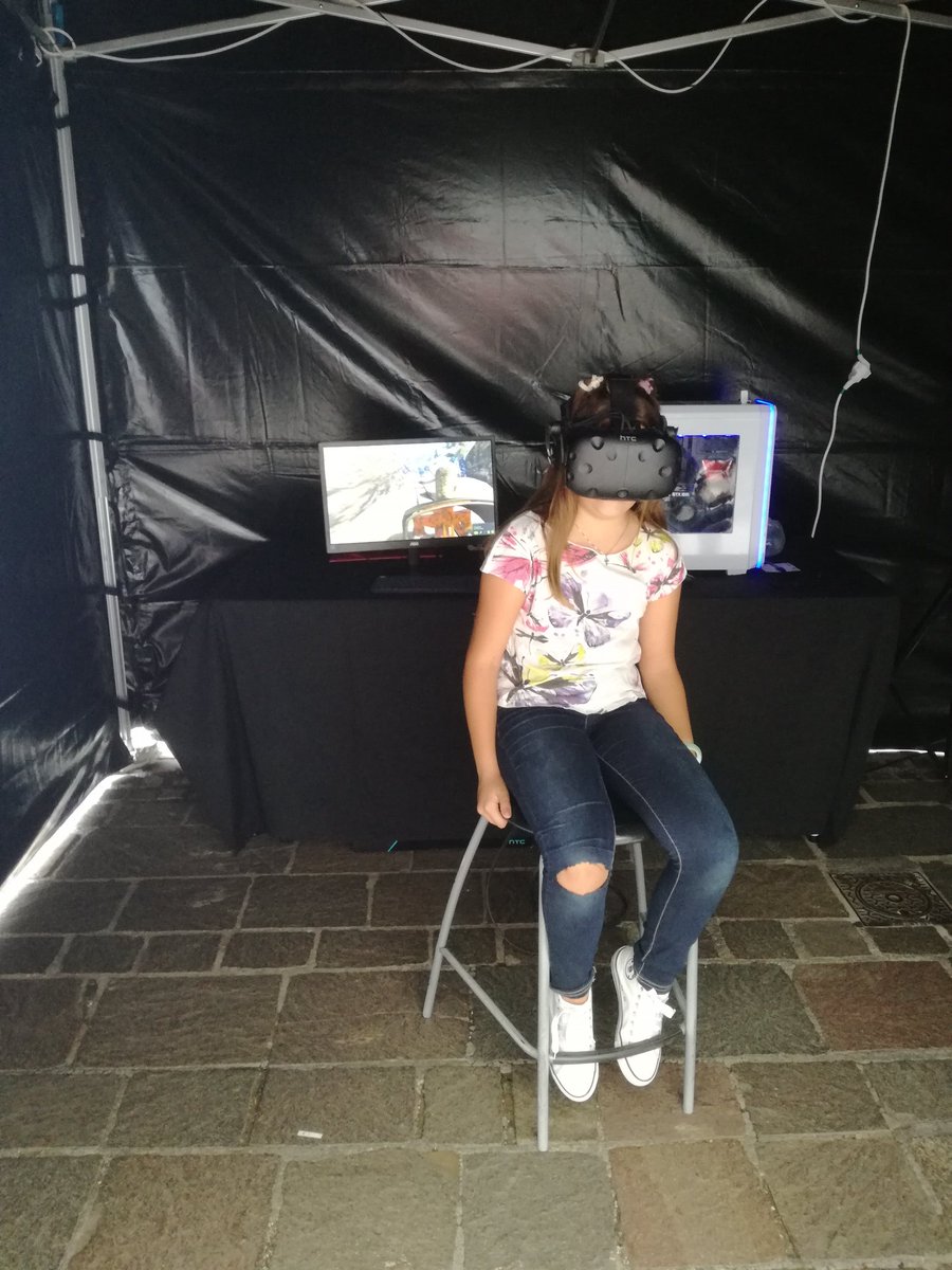 VRProject_es's tweet image. #VenSantaCruz Te esperamos en la Calle Pérez Galdós, #Adidas Store Tenerife y prueba la Realidad Virtual con #VRProject 
#santacruz #Tenerife #realidadvirtual #Domingo