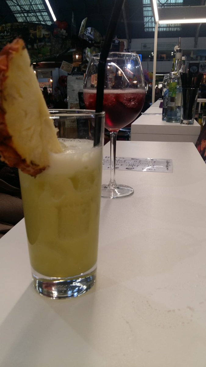 Retrouvez-nous à la #FoiredeDijon et venez déguster les produits #vedrenne grâce à notre bar à Cocktails !

#Cassissium #cocktails