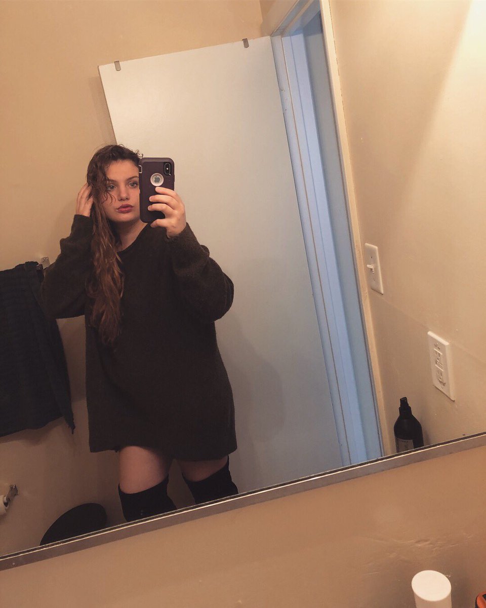 alexis_revels's tweet image. Oversized sweaters&amp;amp; thigh high boots 💕😭 finally feeling this fall thing #posthappy #basicallybasic #sorrynotsorry