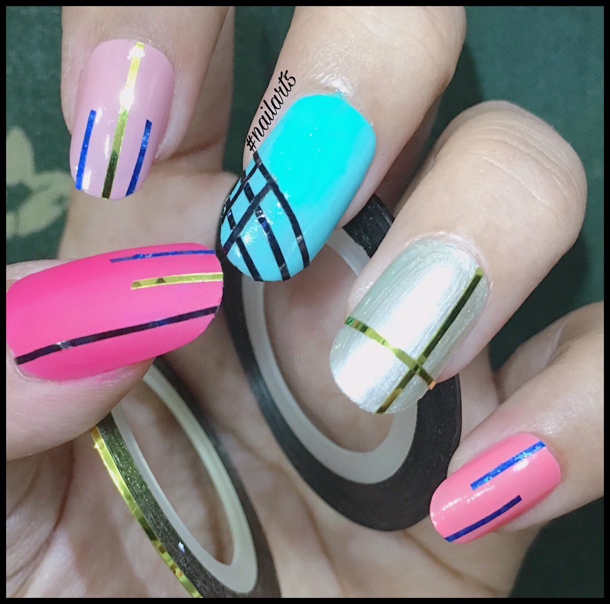 i_me_vibes_kv's tweet photo. Hello 😃! I'm Back to some nail Tapes mani. Like 👍🏻 comment n share 💙💞💙.
Thank You all 😘❤️.
Follow 🆙.
. .
#nailart5 #nails #polishgirl #tapesnailart #falsenails #overlaynails #nailarttapes #nailart #nailartdesign #nailtapes #polish #nailartaddict https://t.co/d8BsTyDhjs