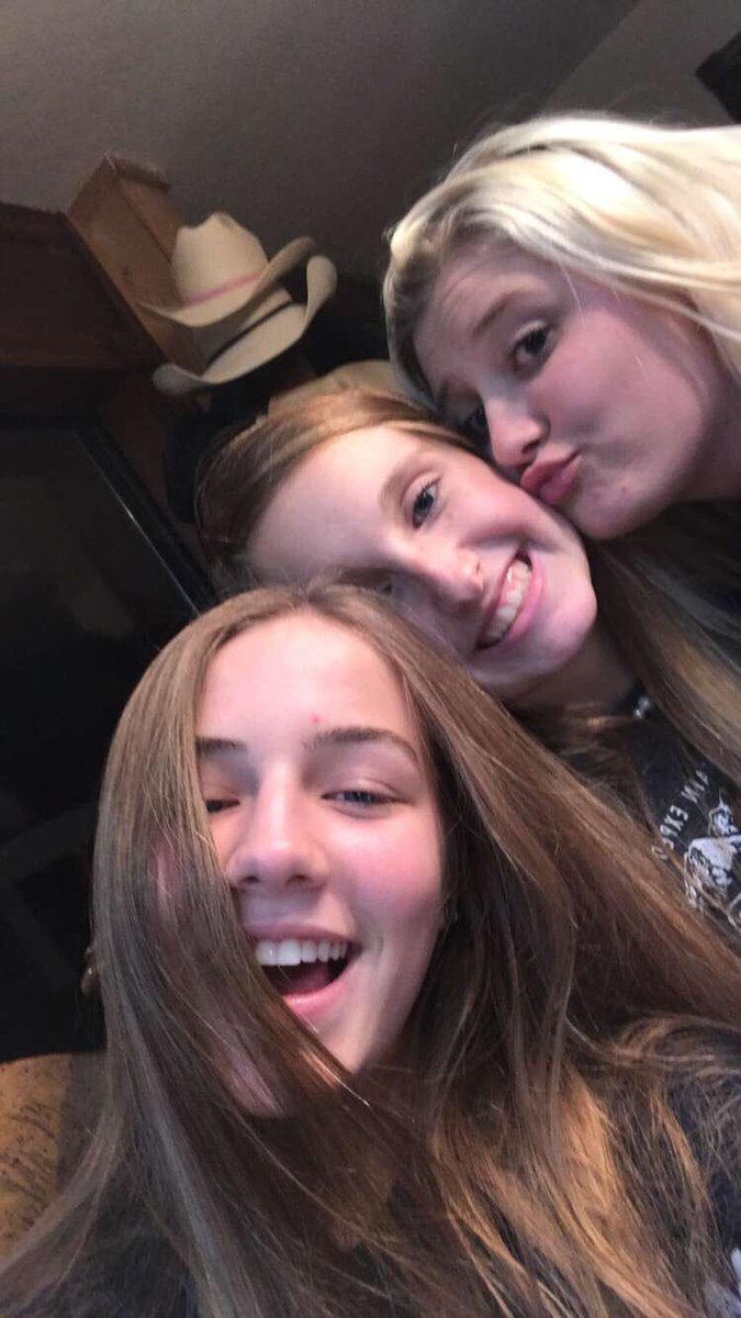 layniebrook's tweet photo. Happy birthday Gracie Kate! I love you with my full heart, &amp; I hope your day is as happy &amp; faithful as you are!! 💗🤩🎉🐾 @graciemorgan_ https://t.co/aV1diJnJUb