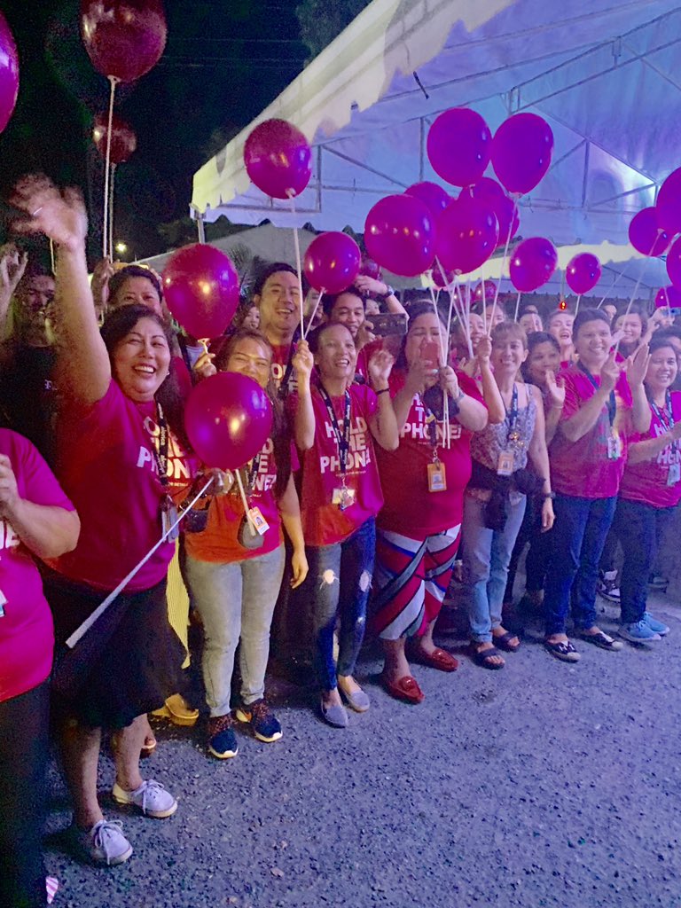 CallieField's tweet image. #TexTalks with the @OfficialAlorica Clark was amazing. This team truly loves Magenta! And by the way...they’re winning our customers’ hearts and minds. 💗🙌🏼
