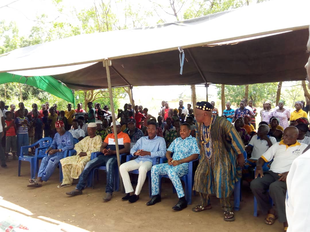 KoffiSodokin's tweet photo. T.E.M. Moyen Mono ( Canton de Katome)...04.11.18. En harmonie avec les touts petits et des encouragements à œuvrer pour un Togo de demain meilleur! https://t.co/jLlzw6lW65