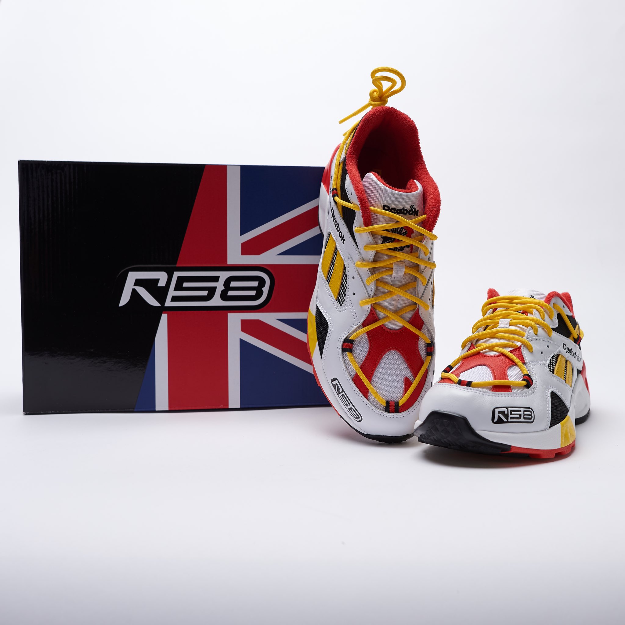 SoleCollector on X Unveiled exclusively at ComplexCon this weekend the Reebok Aztrek R58 is a nod to the brand s 90s heritage and features all three Reebok logos placed throughout. https t HHUZ...