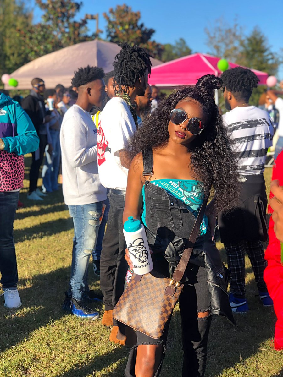 __jadeknoxx's tweet image. #hoco2k18