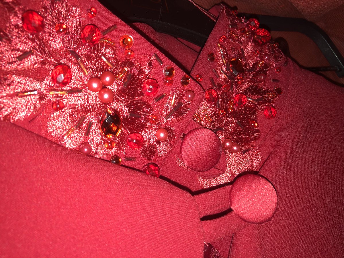 TheLovebusWedCo's tweet photo. #weddingdaychat & what better way than commission fellow #Weddingsupppliers @alexbellstyling to design my #weddingguest outfit #divared the fabulous detail in the cape,trouser suit, fascinator, with boots embellished to complement & nails to match oh not forgetting matching tie https://t.co/uKl0HzBvpH