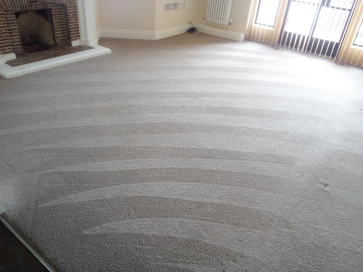 FSO_ECURWHI's tweet photo. Need to get your carpets #drycleaned #sanitised &amp; #stainguarded in time for #xmas #Christmas #Birmingham #BrumHour #zerodrytime #commercial #residential give us a call 0800 180 4432/ 07847 708094 https://t.co/3YuKqK1V2U