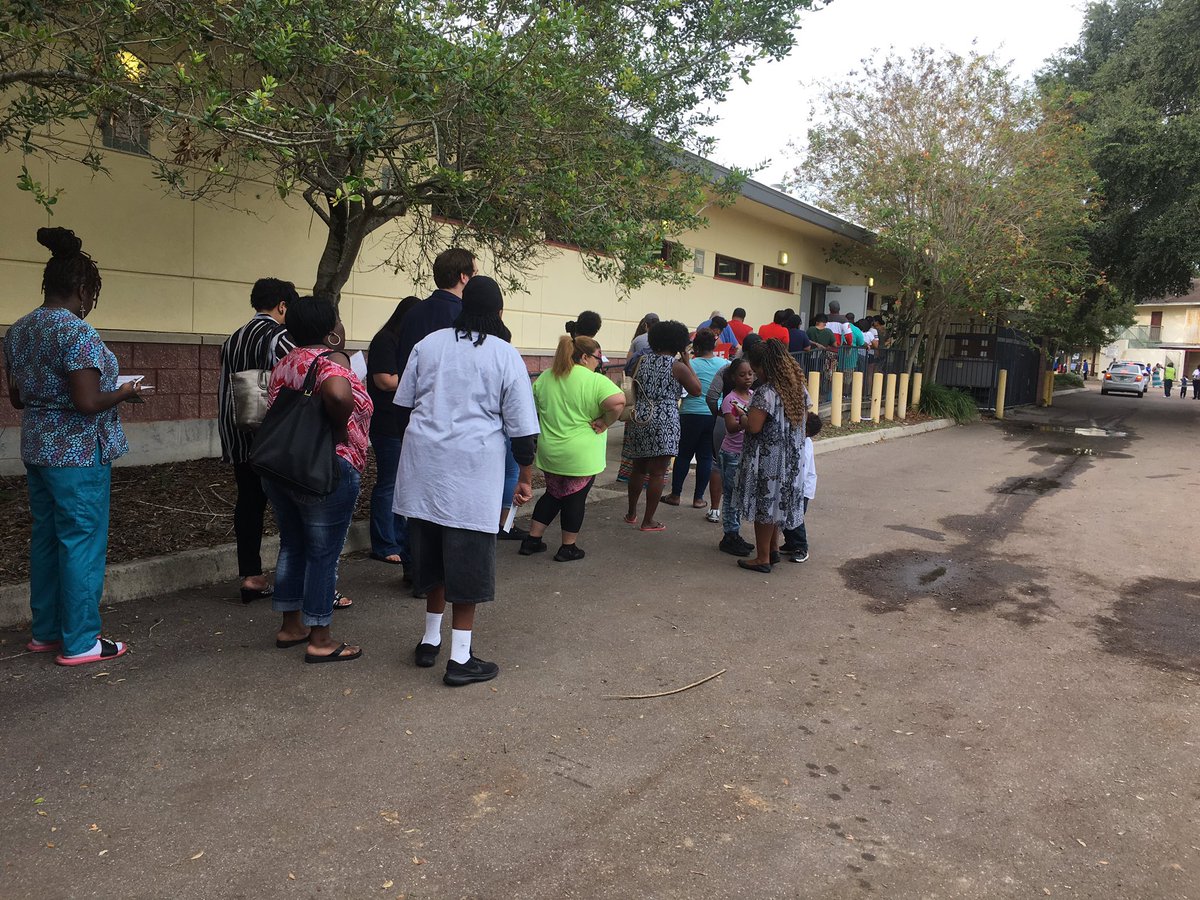 So glad to see the early voting lines in #easttampa out the doors..keep this up on Tuesday! @MMFlint #vote #voteblue #VoteForOurLives #blackvotesmatter  @Oprah