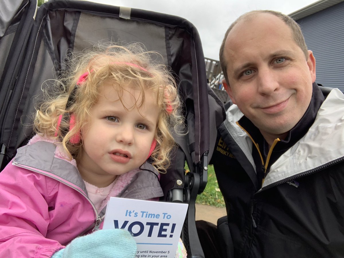 Runde_MC's tweet image. Beat Bugs Blanket ✅
Headphones ✅
Sucker ✅

Ready to knock doors for @iowademocrats @FredHubbell @Scholten4Iowa @DeidreDeJear @ZachWahls 

#votesaveamerica @PodSaveAmerica @jonfavs @jonlovett @TVietor08 @danpfeiffer 
#BuildItWinIt @mollycbiron
