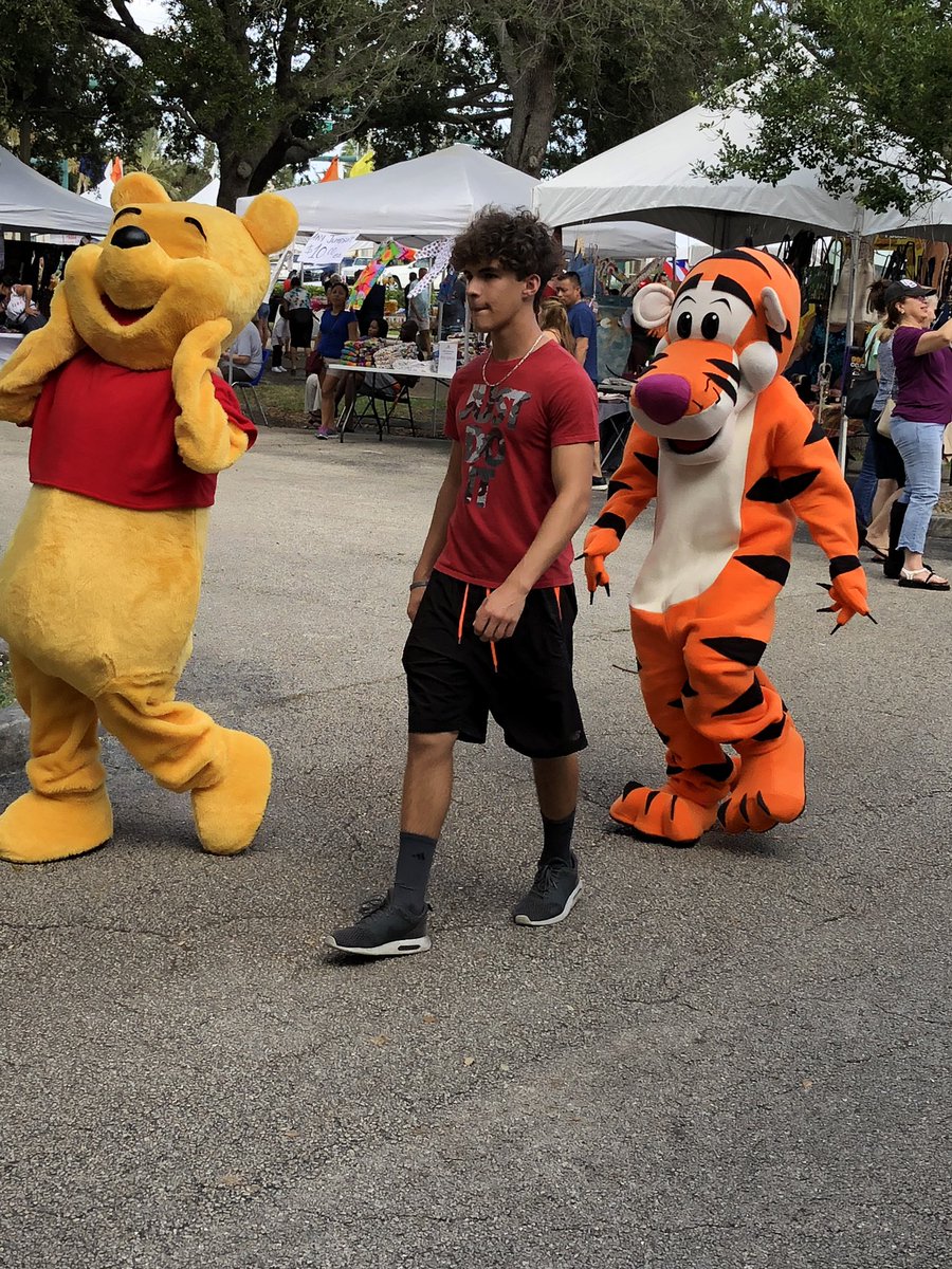 cscpbc's tweet photo. We’re excited to be part of today’s event. It’s wonderful to see so many children and families enjoying #ElSol2018. The event offers cultural activities and authentic Latin foods. Great for everyone to enjoy. #cscpbc #jupiter #thingstodo #everyparent https://t.co/UN5O9Hy7nA