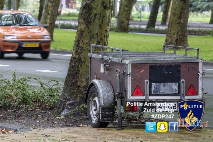 🚨 Politie test met nieuwe onopvallende flitsers 112.press/QqRcTV 112Ede https://t.co/5hjf4T1f8Y