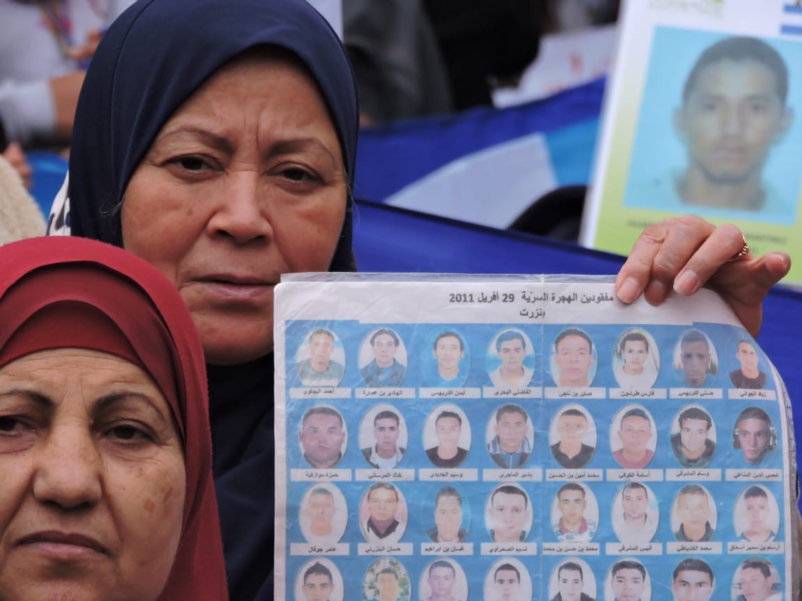 alerprensa's tweet photo. Representantes de la Cumbre mundial de madres de migrantes desaparecidos y fallecidos ingresan al Centro Cultural Tlatelolco, en la Ciudad de México. A una sola voz y en diferentes idiomas, exigen justicia por la desaparición de sus familiares en la ruta migratoria @FSMM2018 https://t.co/KHZXaZsVyw