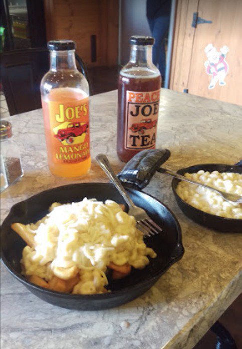 MacNOutCT's tweet photo. Gooey Mac N' Cheese and fresh Joe's Tea and Lemonade make for an tasty lunch combo!
.
.
.
#MacNOut #MacNOutCT #MacAndCheese #MacNCheese #JoesTea #JoesLemonade #IcedTea #Lemonade #GoodEats #LocalEats #LocalDrinks #SupportLocal #ShopSmall #Foodie https://t.co/VEEA8bomyH