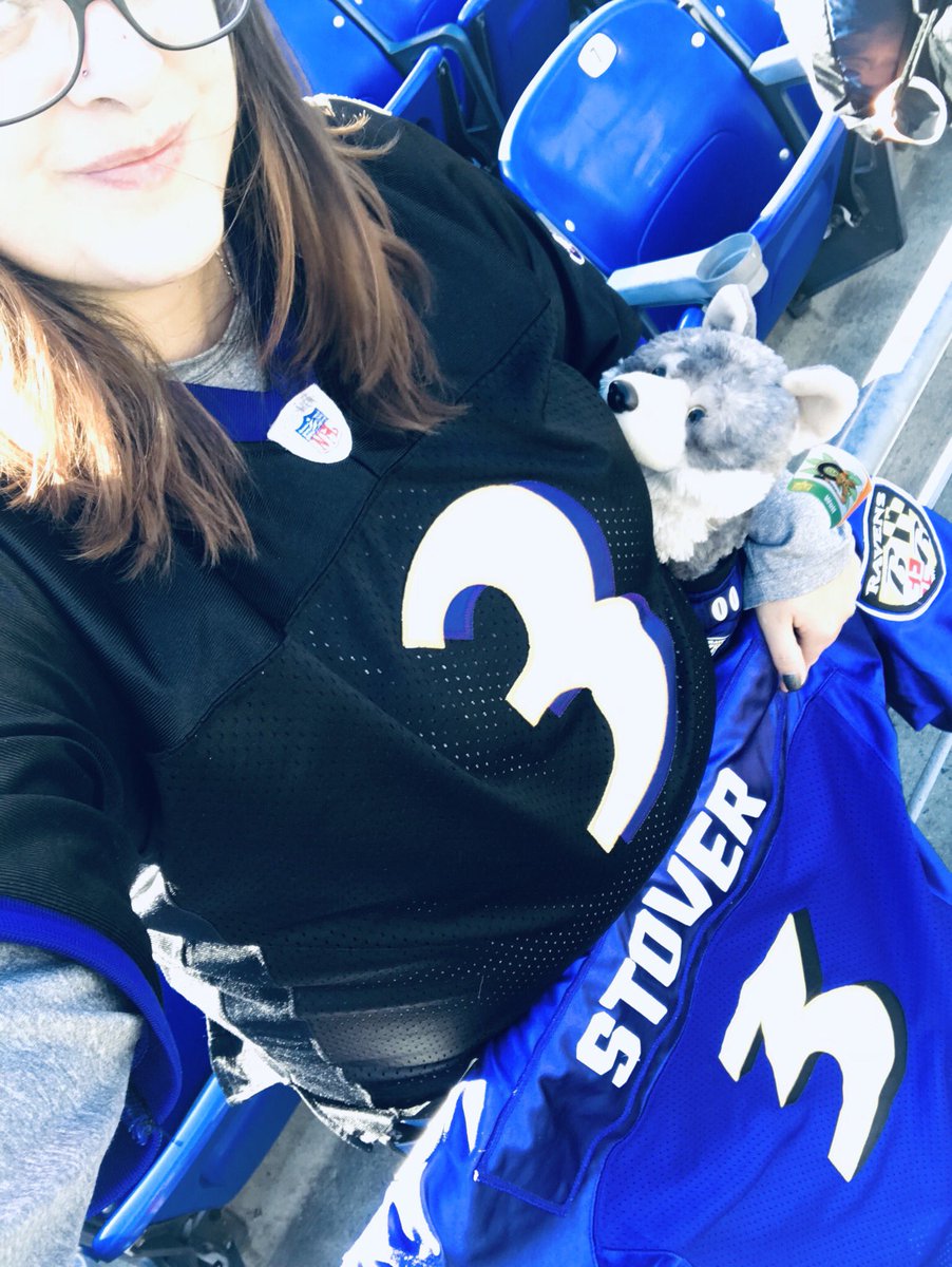 MeghanB_84's tweet photo. Hope to get this purple jersey autograph today!!! Crossing my fingers!! #MattStover @Ravens https://t.co/TzN2U0zW9A