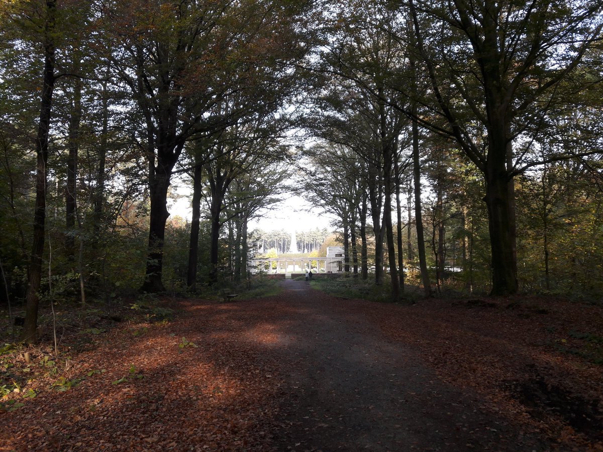 hans_boswachter's tweet photo. Mooie herfstwandeling gemaakt #polygoonbos #zonnebeke ANB domein met aandacht voor oorlogsmonumenten https://t.co/cJBVjbFbHG