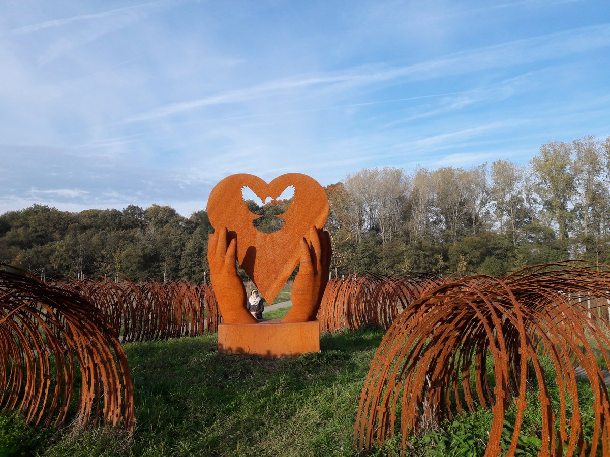 hans_boswachter's tweet photo. Mooie herfstwandeling gemaakt #polygoonbos #zonnebeke ANB domein met aandacht voor oorlogsmonumenten https://t.co/cJBVjbFbHG