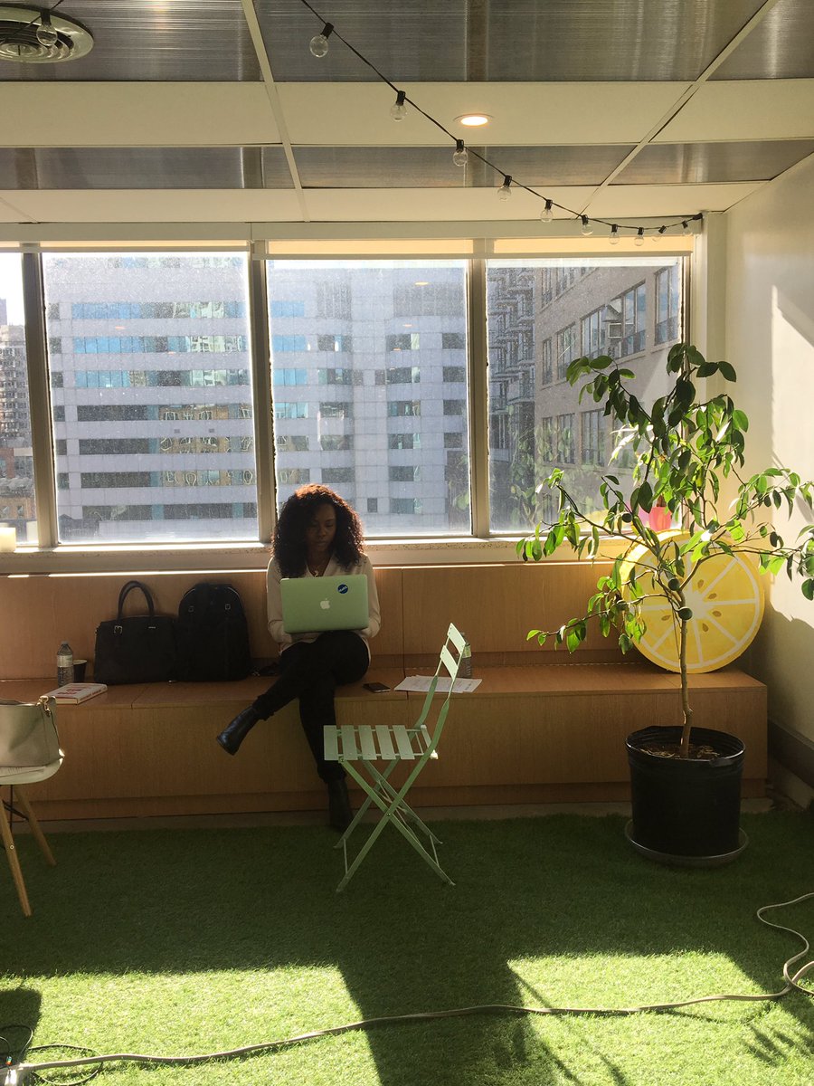 bella_velo's tweet photo. Speakers ๐ Bootcamp Day 2 @womenandcolor
Loving watching all the elements coming together, confidence & content. ๐ซ
#ModernLeadersTO https://t.co/6HxJ4n95iU