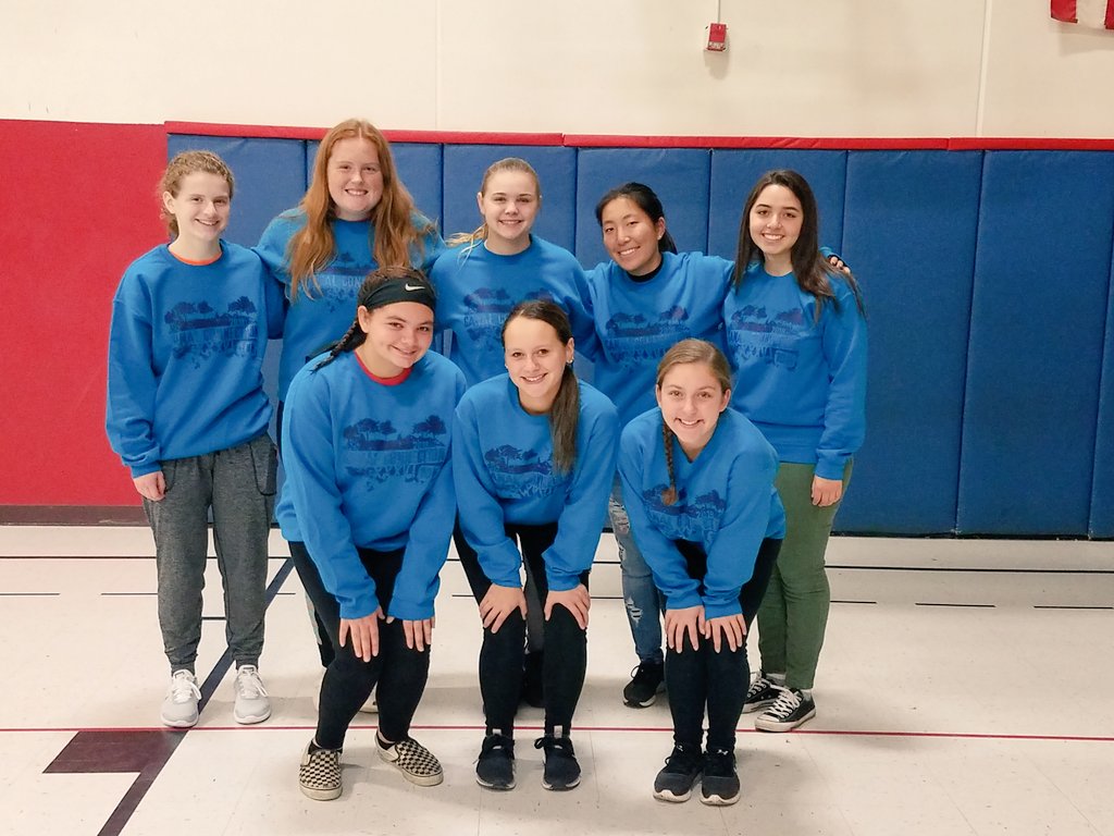 LPHS_Key_Club's tweet photo. Key Clubbers volunteering at Canal Connection right now!! https://t.co/p0REdXH1DO