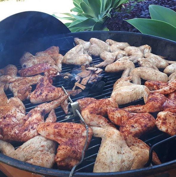 MaverickCooking's tweet photo. Spend your weekend #CookingWithMaverick! Thanks Instagrammer @hookedonbrewingandbbq for the awesome shot of your Sunday done right! https://t.co/brGJNKK1D4 https://t.co/59ZKIDuFeb