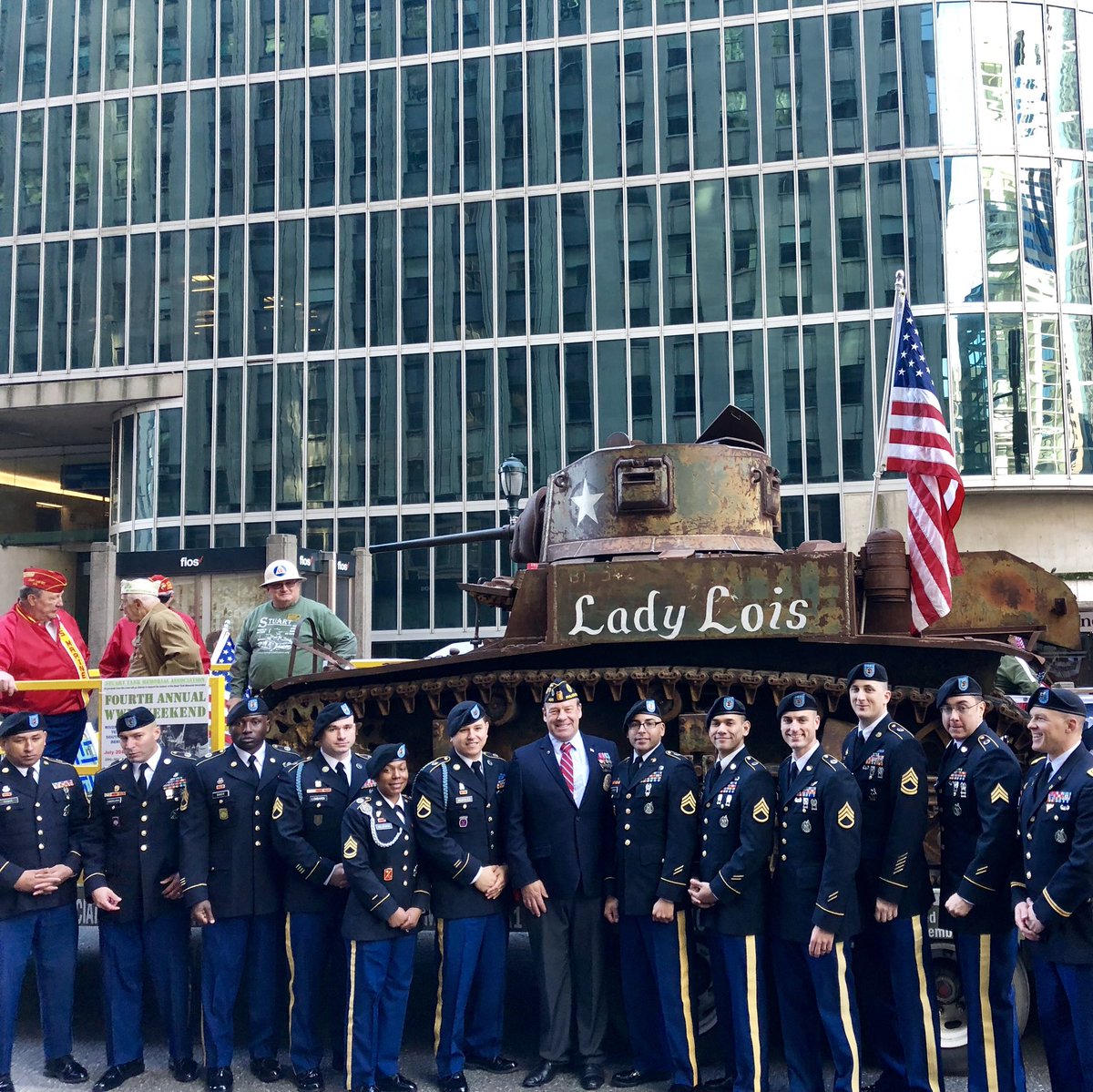 maloneyusa's tweet photo. Ready to start the @phillyvetparade with team @ComcastVetNet and Lady Lois #VeteransDay #Philadelphia @ComcastMilitary https://t.co/pvXlRU37or