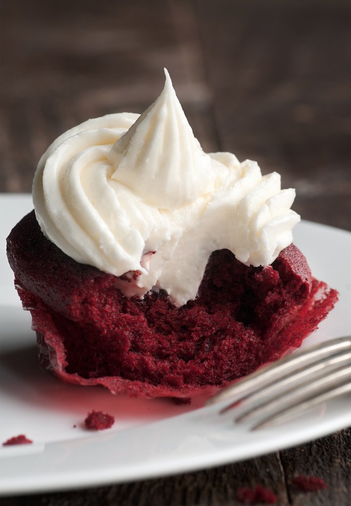 thedeenbros's tweet image. Bobby's Red Velvet Cupcakes are unbelievable! Get the recipe and try them for yourself: pauladeen.com/recipe/bobbys-…