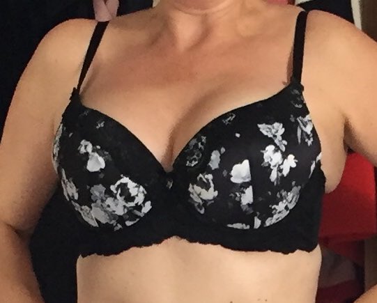 TheKnickerFairy's tweet photo. Love the #lispy abbygail print, you can even get some comfy joggers or "lounge pants" depending how posh we are feeling today
Bra up to 44h ๐
#treatyourfavetweeter
#TheKnickerFairy๐ง https://t.co/AOCgmZFk8I