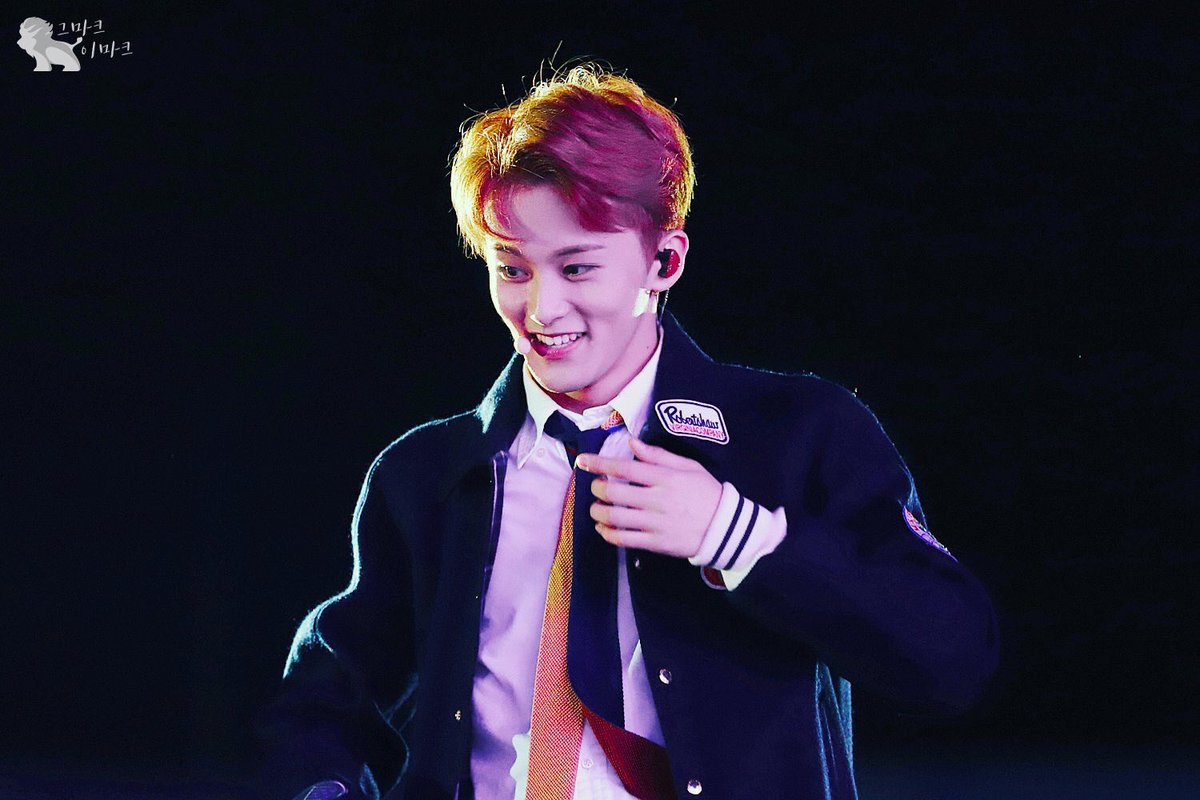 nctmarkarchive's tweet photo. 181104 © that mark lee mark
Jeju Hallyu Festival https://t.co/Rfua5PDM5h
